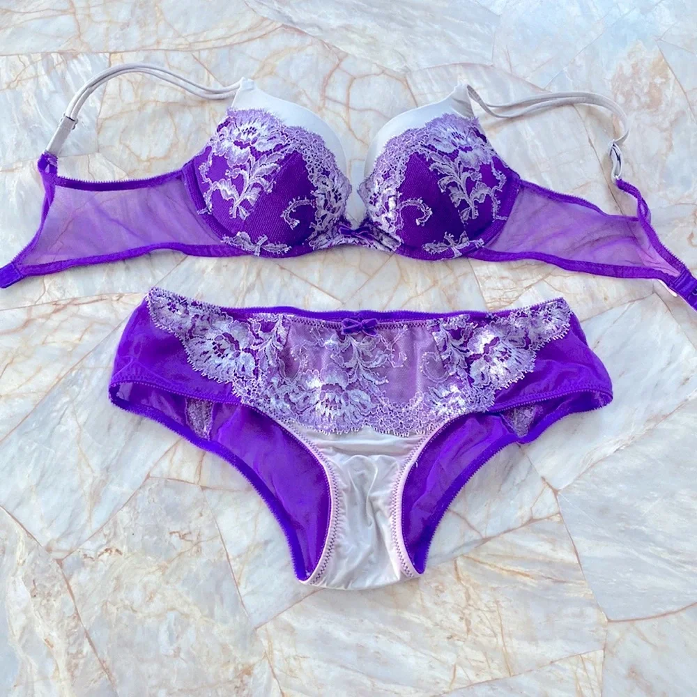 2 Pc Set: Medium Very Sexy Panty and 34B Bra BOMBSHELL Satin Lace Lilac Vintage